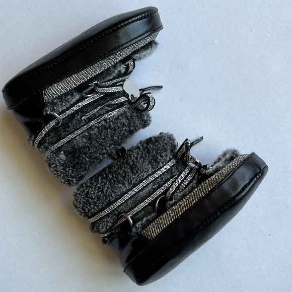 Stuart Weitzman Baby Snow Booties - Picture 6 of 9